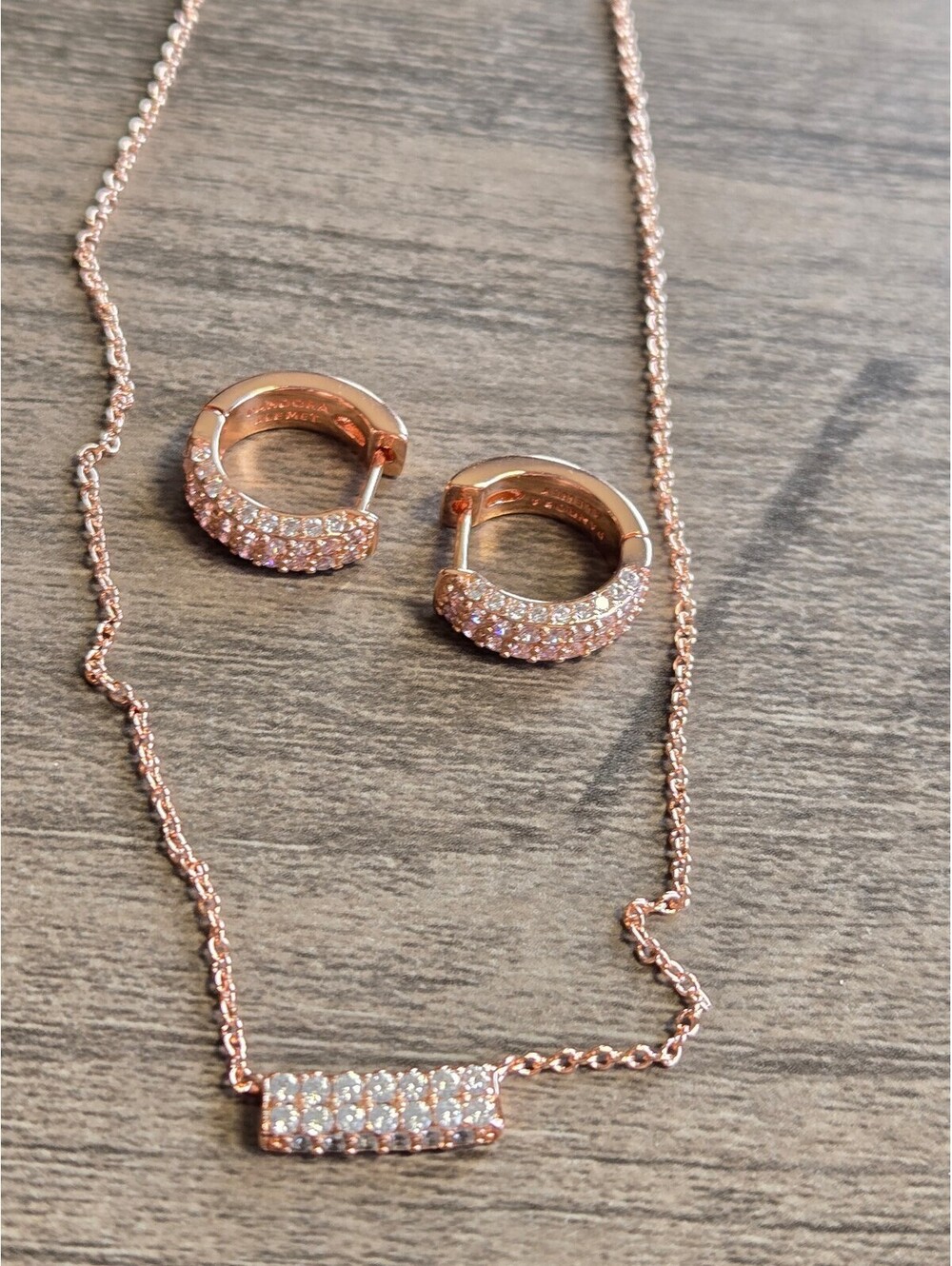 Necklace and earring set